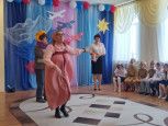 "Праздник воинов отважных, праздник мира на земле" (подробнее)