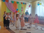 "Мамочка родная, милая такая" (подробнее)