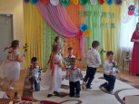 "Мамочка родная, милая такая" (подробнее)