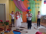 "Мамочка родная, милая такая" (подробнее)