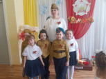 "Праздник памяти и славы" (подробнее)