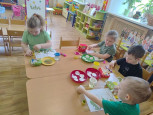 Занятие:аппликация с элементами рисования "Одуванчики"