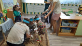 В гостях у Елочки, Тихони, Шалуна и Умницы 