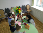 По лесным тропинкам...