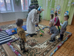 Снеговик и Зайка в зимнем городе