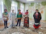 Масленица идёт, блин да мёд несёт!