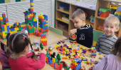 Что летает выше облаков?