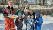 Масленица идет - блин да мед нам несет