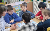 Появился во дворе он в холодном январе! 