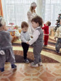 В нашем детском саду прошли яркие и весёлые новогодние утренники .