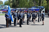 На знамя Победы равняем шаг!