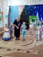 Новогодний утренник "Волшебный домик". Младшая группа