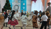 Новогодний утренник "Волшебные колпачки". 