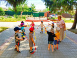 Музыкально - игровое развлечение "Детство в цвете".