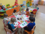 Аппликация "Флажки"