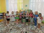 Аппликация "Бабочка-триколор" ко дню народного единства