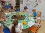День цветных карандашей