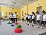 Упражнения направленные на профилактику плоскостопия, укрепление мышц свода стопы.