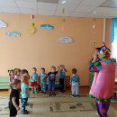 В гости клоун приходил, нас всех повеселил!