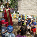 Лето красное пришло - смех и радость принесло!
