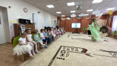 Музыкально-развлекательное мероприятие "К нам Весна пришла деткам книжки принесла"