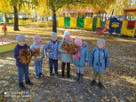 На прогулке осенью.