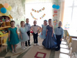 Выпускной бал "Уплывает наш кораблик..."