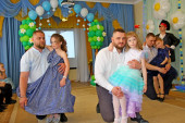 Выпускной бал "Уплывает наш кораблик..."