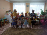 На минувшей неделе малыши проводили осень