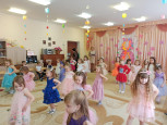 Утренник 8 марта