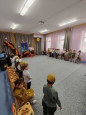 День Победы! Праздник долгожданный  Мирная небес голубизна.  Помнят на Земле народы, страны -  В этот день закончилась война.