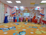 Утренник "Мы живем в России"