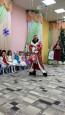 Новогодние праздники в старших группах детского сада:" Проказы Дуньки-Колдуньки"