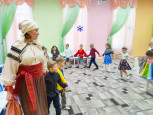  СВЯТКИ . Рождественское развлечение в старшей группе "Жемчужина". 