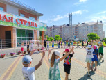 Утренняя гимнастика в летний период в ДОУ.