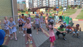Спортивное развлечение в подготовительных к школе групп "В гостях у Айболита"