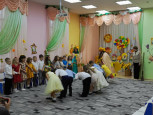 Осенний праздник" Сказка осеннего царства" в подготовительных группах