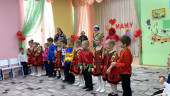Праздник для мам в подготовительных группах детского сада.