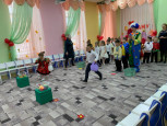 Праздник для мам в подготовительных группах детского сада.