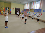 Занятие по физической культуре в средней группе детского сада.