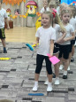 " Папа, мама и я - спортивная семья"-спортивный праздник в старшей группе "Затейники".