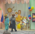 Осенний праздник в подготовительных группах "Сказка осеннего царства".