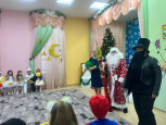 Новогодние праздники в подготовительных группах "Лучики" и "Звездочки".