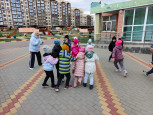 День космонавтики в старших и средних группах детского сада.