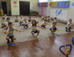 Утренняя гимнастика в подготовительных группах детского сада.