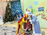 Новогодние утренники в младших группах детского сада 