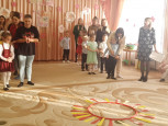 Музыкально-спортивный досуг ко Дню Матери в подготовительных группах № 4, 10 (совместно).