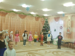 Новогодние утренники в подготовительных группах № 4, № 10 (отдельно).