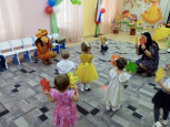 Праздник "Золотая осень" в группе  раннего возраста.