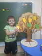 День осенних листьев и поделок из натурального материала.